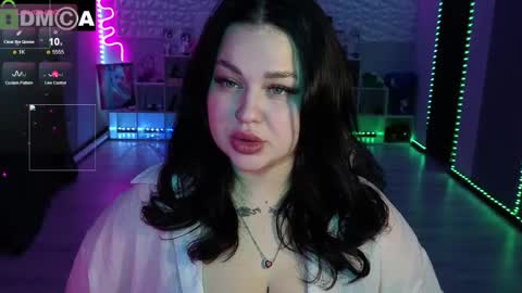 Mia online show from 04.20.26