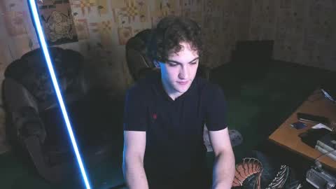 Snapshot of kolyakayne chatting on 04.18.26 Kolya Kayne online show from 04.18.26