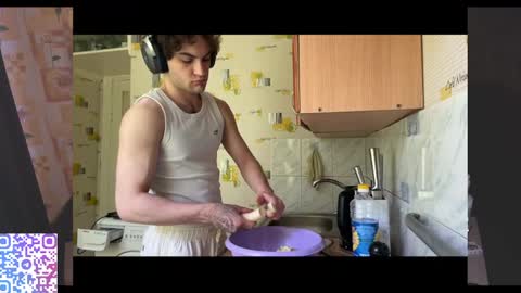 Snapshot of kolyakayne chatting on 04.23.26 Kolya Kayne online show from 04.23.26