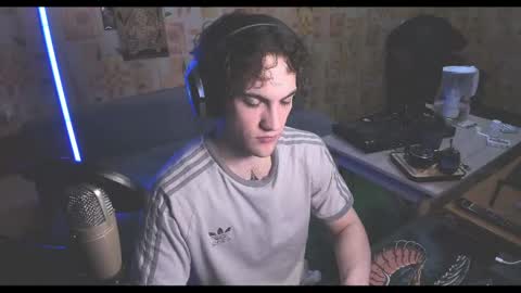 Snapshot of kolyakayne chatting on 04.24.26 Kolya Kayne online show from 04.24.26