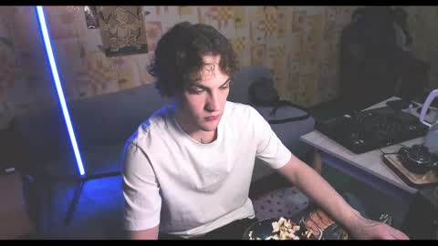 Snapshot of kolyakayne chatting on 04.25.26 Kolya Kayne online show from 04.25.26