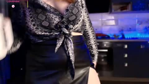 Snapshot of konfetochka77 chatting on 04.25.26 SexyCandyXXX online show from 04.25.26