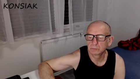 Komsiak online show from 10.24.25