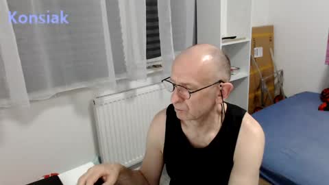Snapshot of konsiak chatting on 04.26.26 Komsiak online show from 04.26.26