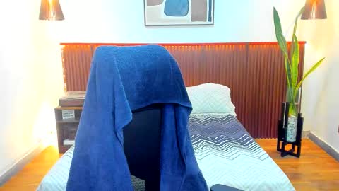 Kora Shadow online show from 12.04.25