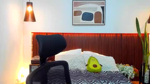 Kora Shadow online show from 12.18.25