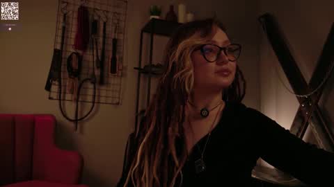 Snapshot of koracrosbie chatting on 10.03.25 Kora TG channel online show from 10.03.25