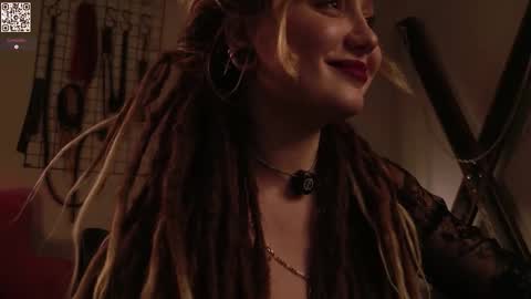 Snapshot of koracrosbie chatting on 10.10.25 Kora TG channel online show from 10.10.25