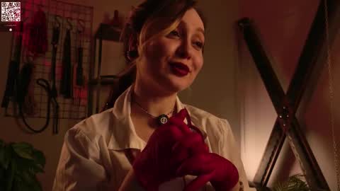 Snapshot of koracrosbie chatting on 11.21.25 Kora TG channel online show from 11.21.25