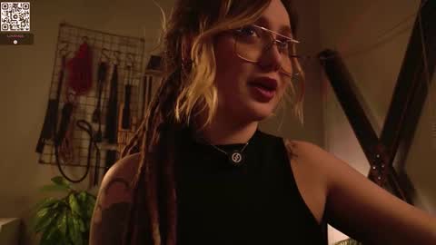 Snapshot of koracrosbie chatting on 11.28.25 Kora TG channel online show from 11.28.25