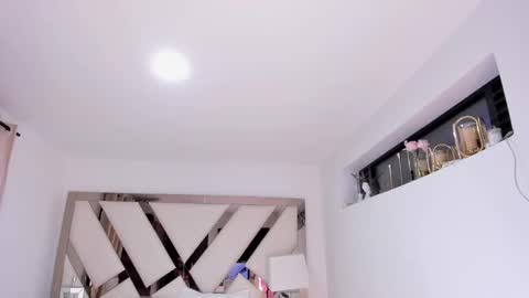 Snapshot of koralcruz chatting on 10.25.25 Koral Cuz online show from 10.25.25