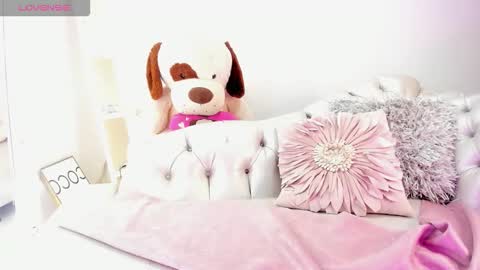 Snapshot of koralcruz chatting on 02.19.26 Koral Cuz online show from 02.19.26