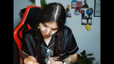 Karoll online show from 02.16.25