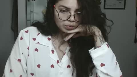 Karoll online show from 10.18.25