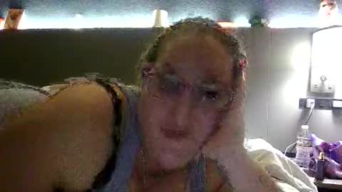 Snapshot of korie_love chatting on 10.19.25 korie_love online show from 10.19.25