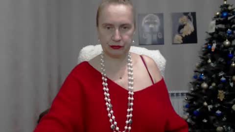 Snapshot of koroleva70 chatting on 01.12.25 VIKA online show from 01.12.25