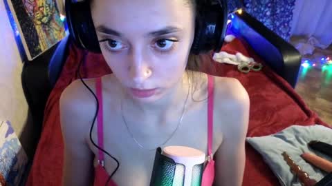 Snapshot of kotogal chatting on 12.29.24 Gal online show from 12.29.24