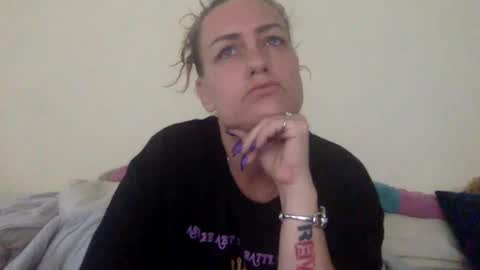 koyoteej online show from 02.11.25