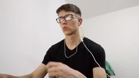 Snapshot of kpo10 chatting on 01.07.25 Facu online show from 01.07.25