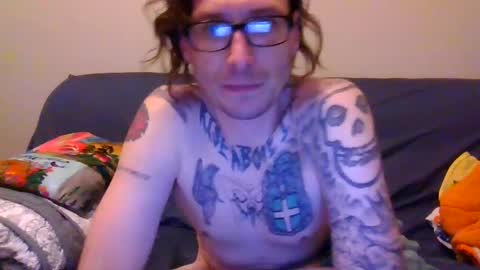 Snapshot of krasher2313 chatting on 03.01.25 hard hung horny online show from 03.01.25