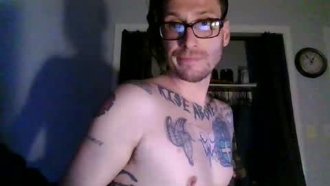Snapshot of krasher2313 chatting on 03.11.25 hard hung horny online show from 03.11.25