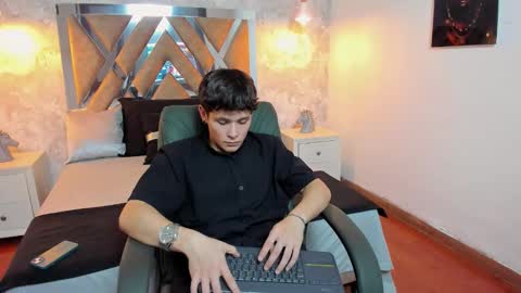 Snapshot of kraven_lust chatting on 09.23.25 Kraven online show from 09.23.25