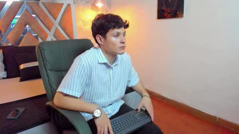 Snapshot of kraven_lust chatting on 09.25.25 Kraven online show from 09.25.25