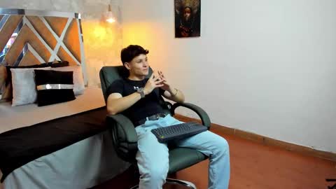 Snapshot of kraven_lust chatting on 10.07.25 Kraven online show from 10.07.25