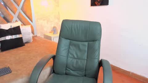 Snapshot of kraven_lust chatting on 10.08.25 Kraven online show from 10.08.25