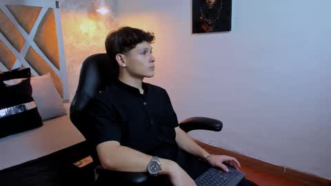 Snapshot of kraven_lust chatting on 10.14.25 Kraven online show from 10.14.25