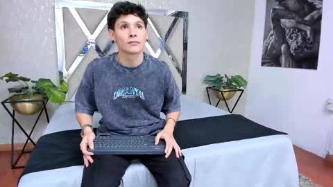 Snapshot of kraven_lust chatting on 10.19.25 Kraven online show from 10.19.25