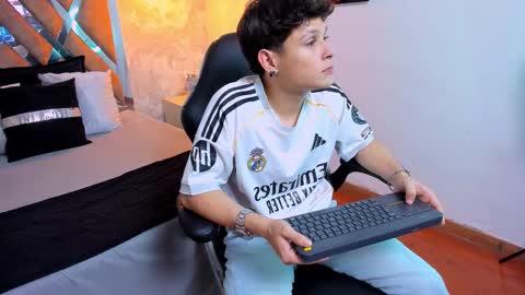 Snapshot of kraven_lust chatting on 10.23.25 Kraven online show from 10.23.25