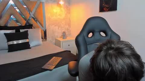 Snapshot of kraven_lust chatting on 10.24.25 Kraven online show from 10.24.25