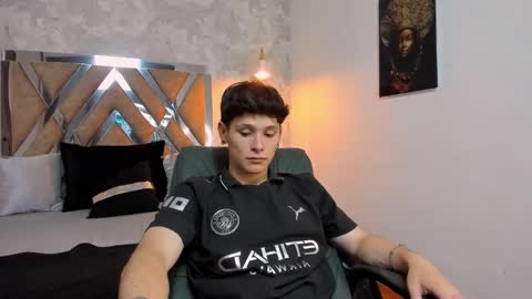 Snapshot of kraven_lust chatting on 11.11.25 Kraven online show from 11.11.25