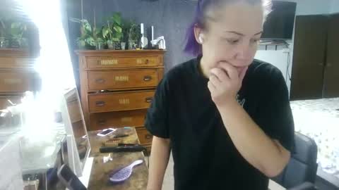 Snapshot of kreamyk420 chatting on 11.01.25 kreamyk420 online show from 11.01.25