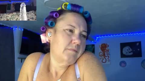 Snapshot of kreamyk420 chatting on 11.13.25 kreamyk420 online show from 11.13.25