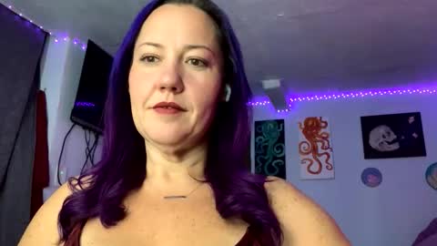 Snapshot of kreamyk420 chatting on 11.26.25 kreamyk420 online show from 11.26.25