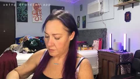 Snapshot of kreamyk420 chatting on 12.21.25 kreamyk420 online show from 12.21.25