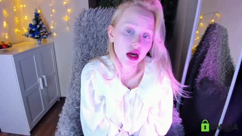 Snapshot of kris_grant chatting on 12.27.24 kris_grant online show from 12.27.24