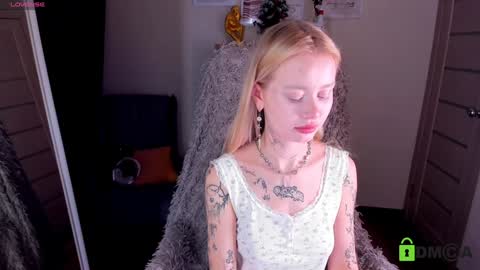 Snapshot of kris_grant chatting on 01.08.25 kris_grant online show from 01.08.25