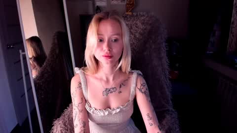 Snapshot of kris_grant chatting on 02.05.25 kris_grant online show from 02.05.25