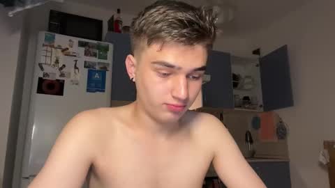 Snapshot of kris_robinson chatting on 09.12.25 Kris online show from 09.12.25