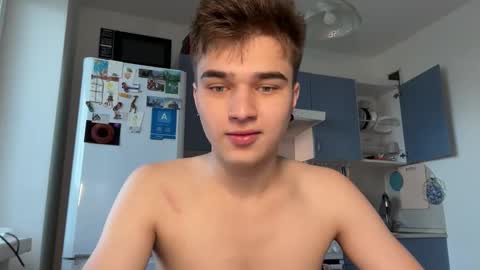 Snapshot of kris_robinson chatting on 09.18.25 Kris online show from 09.18.25