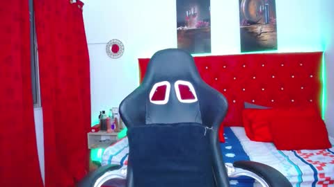 Snapshot of kriss_sweetboobs chatting on 01.23.25 kriss_sweetboobs online show from 01.23.25