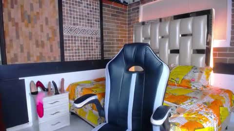 Snapshot of kriss_sweetboobs chatting on 09.16.25 kriss_sweetboobs online show from 09.16.25