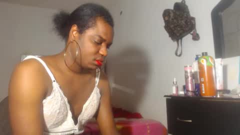 Snapshot of kristal_cox2 chatting on 04.30.26 kristal_cox2 online show from 04.30.26