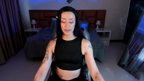 Snapshot of kristen_garner chatting on 10.10.25 Sophia online show from 10.10.25