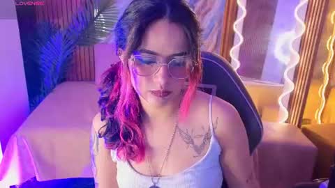 Snapshot of kristen_tay chatting on 06.12.26 kristen_tay online show from 06.12.26