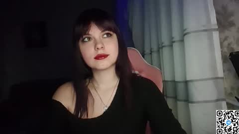 Snapshot of kristibloom chatting on 09.28.25 Christie online show from 09.28.25