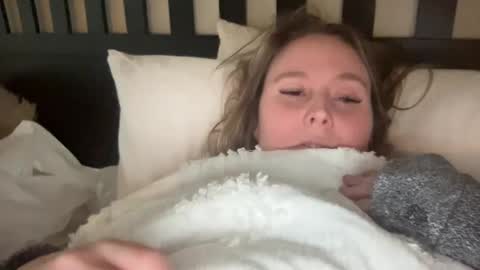 Snapshot of kristicutiez chatting on 12.06.24 Kristi 3 online show from 12.06.24